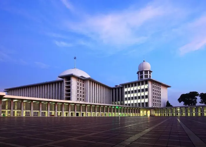 Hi Hotel Senen Yakarta